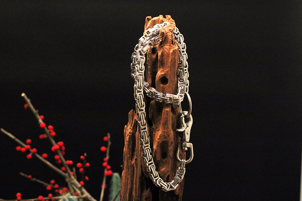 Byzantine chain thick