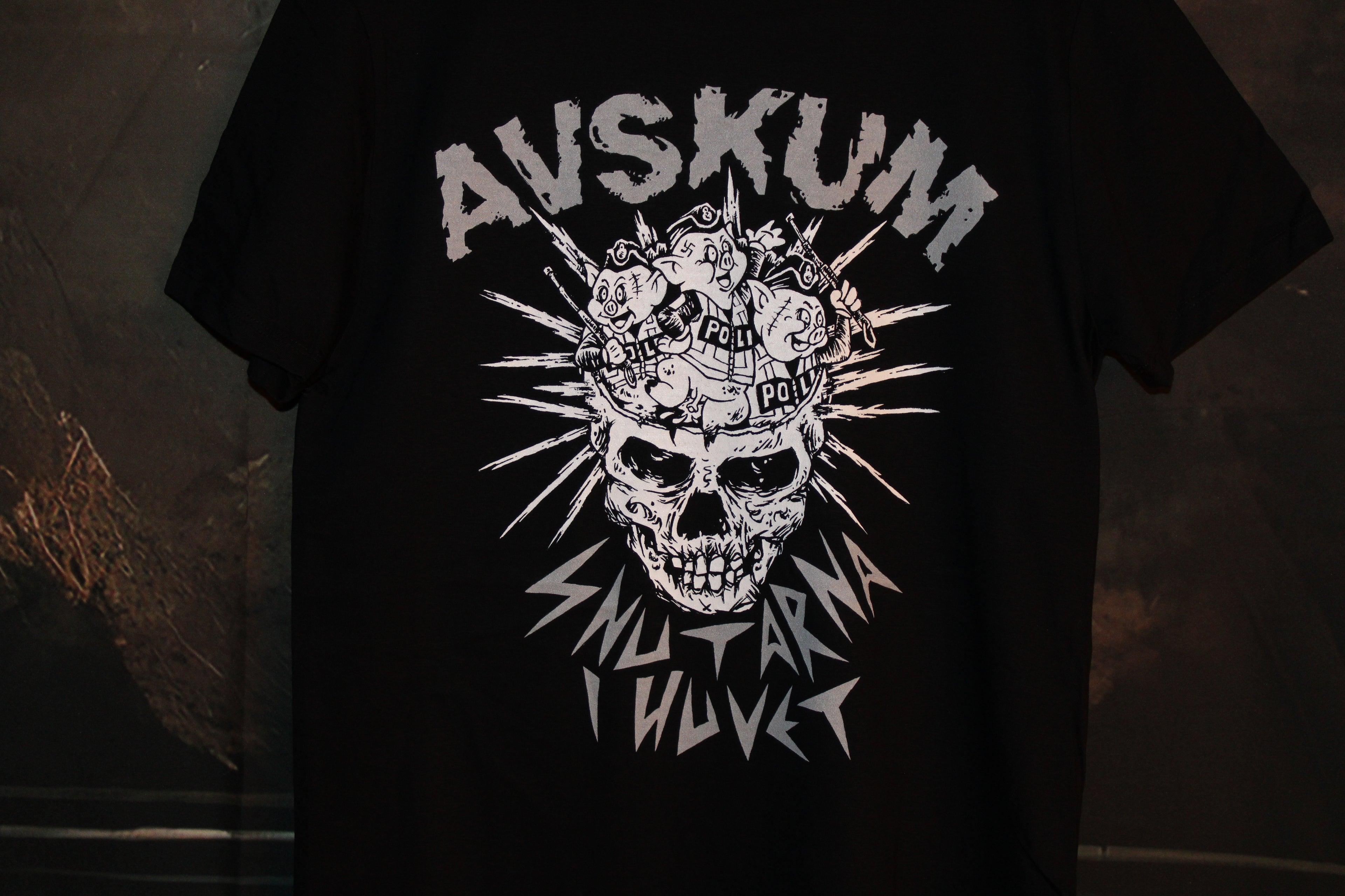 AVSKUM-SNUTARNA I HUVET