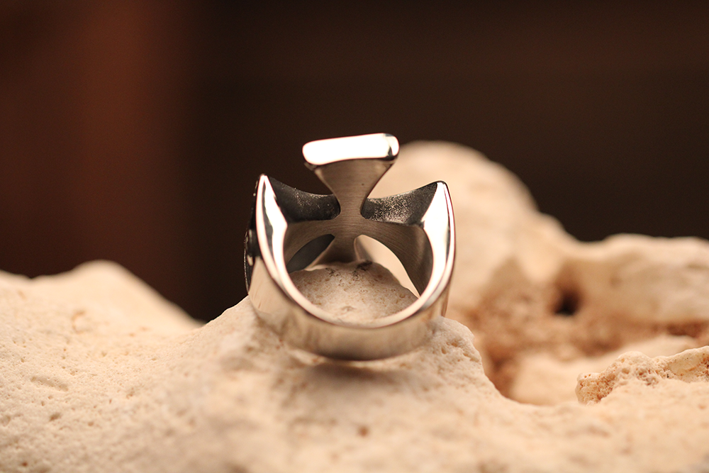 Cross With a Celtic Knot