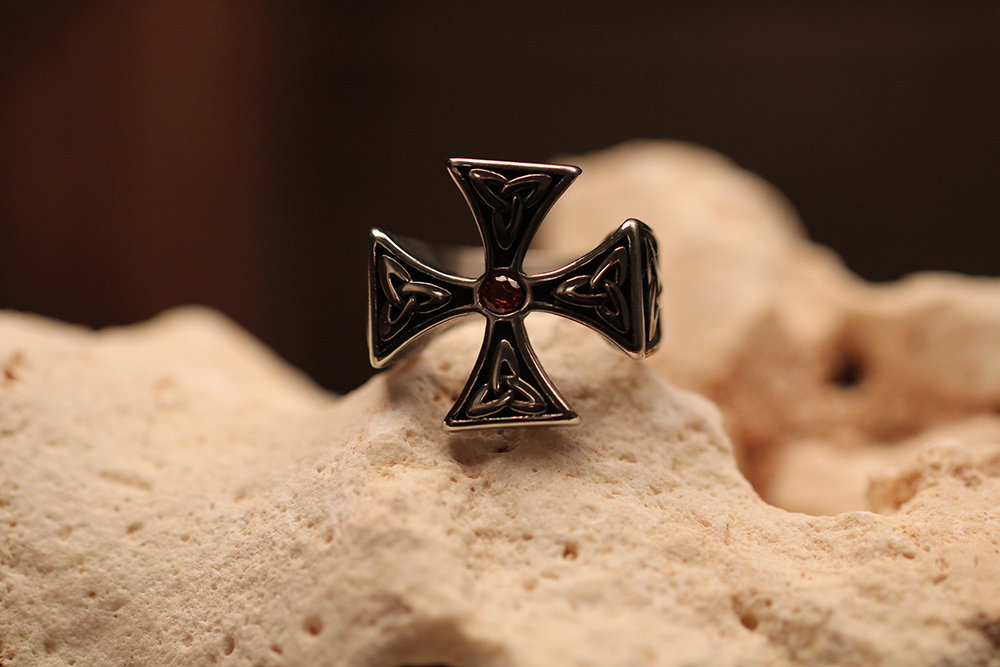 Cross With a Celtic Knot