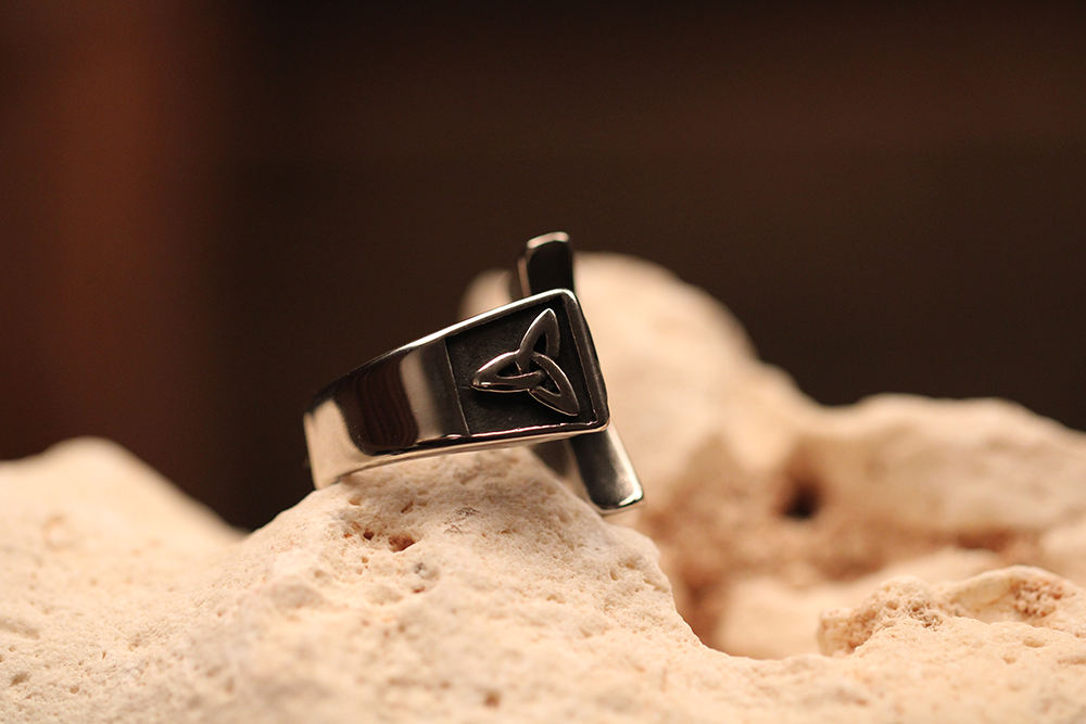 Cross With a Celtic Knot