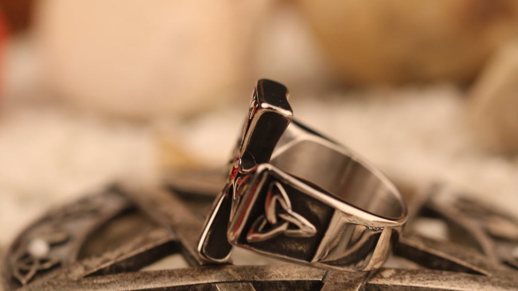 Cross With a Celtic Knot