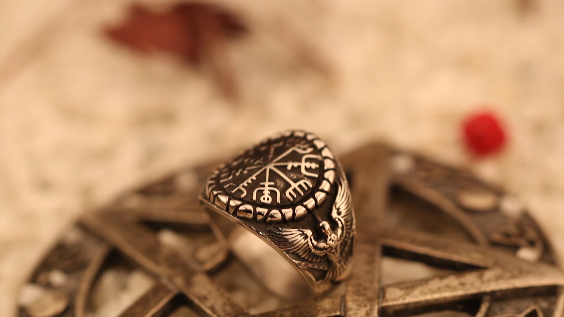 Hugin & Munin Compass