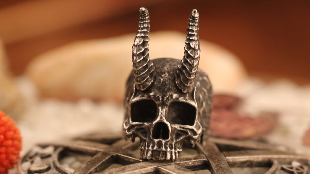 Short-horned Skull