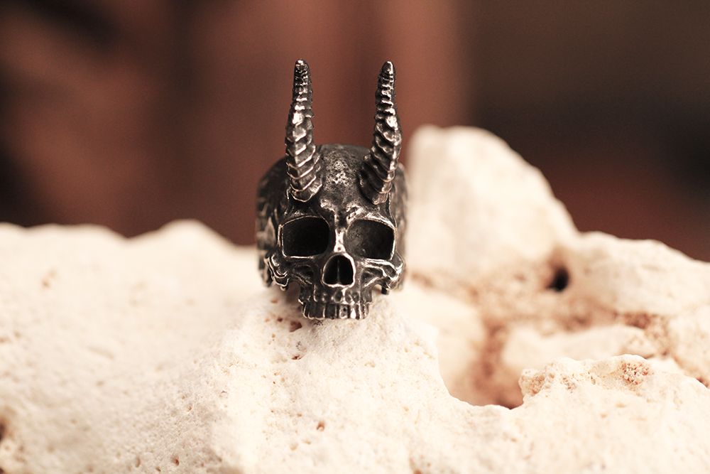 Short-horned Skull